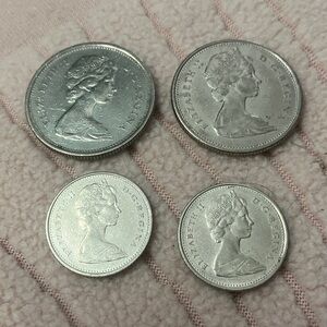 1976 and 1975 quarter and dime Coins with Queen Elizabeth II Portrait